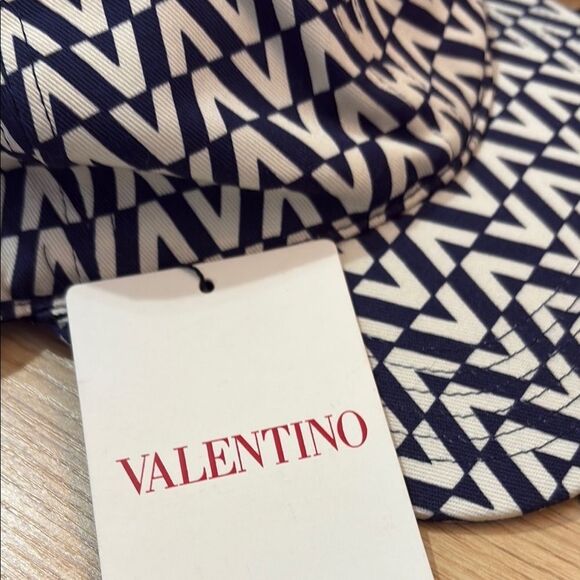 Valentino Garavani Navy and White Patterned Hat NWT - Picture 4 of 11